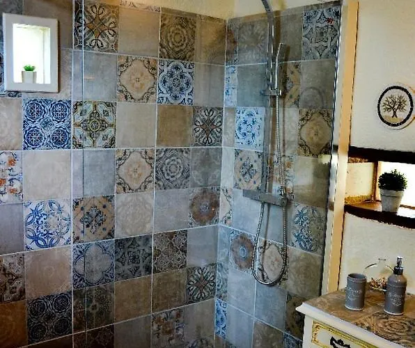 17th C French Pigeonaire - Magical Romantic Couples Retreat Chalet *