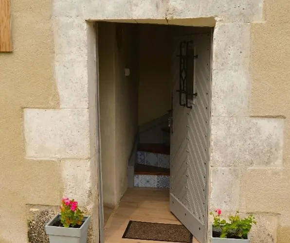 Chalet 17th C French Pigeonaire - Magical Romantic Couples Retreat