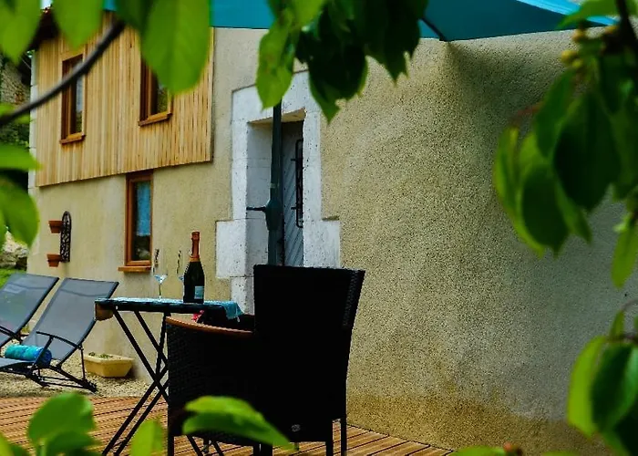 17th C French Pigeonaire - Magical Romantic Couples Retreat Palluaud